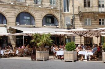 Article : Installation Électrique du Grand Café à Bordeaux